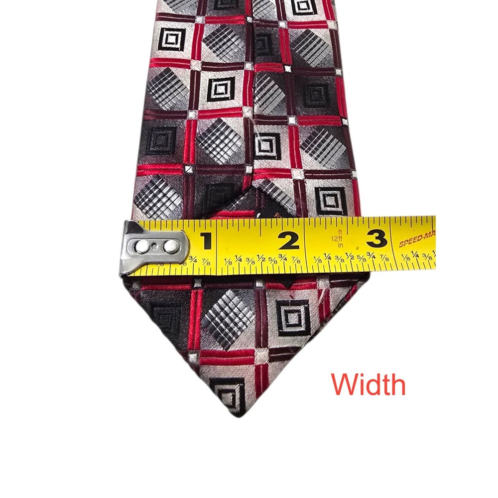 Bergamo New York Red & Silver Geometric Pointed Tie - Picture 5 of 6